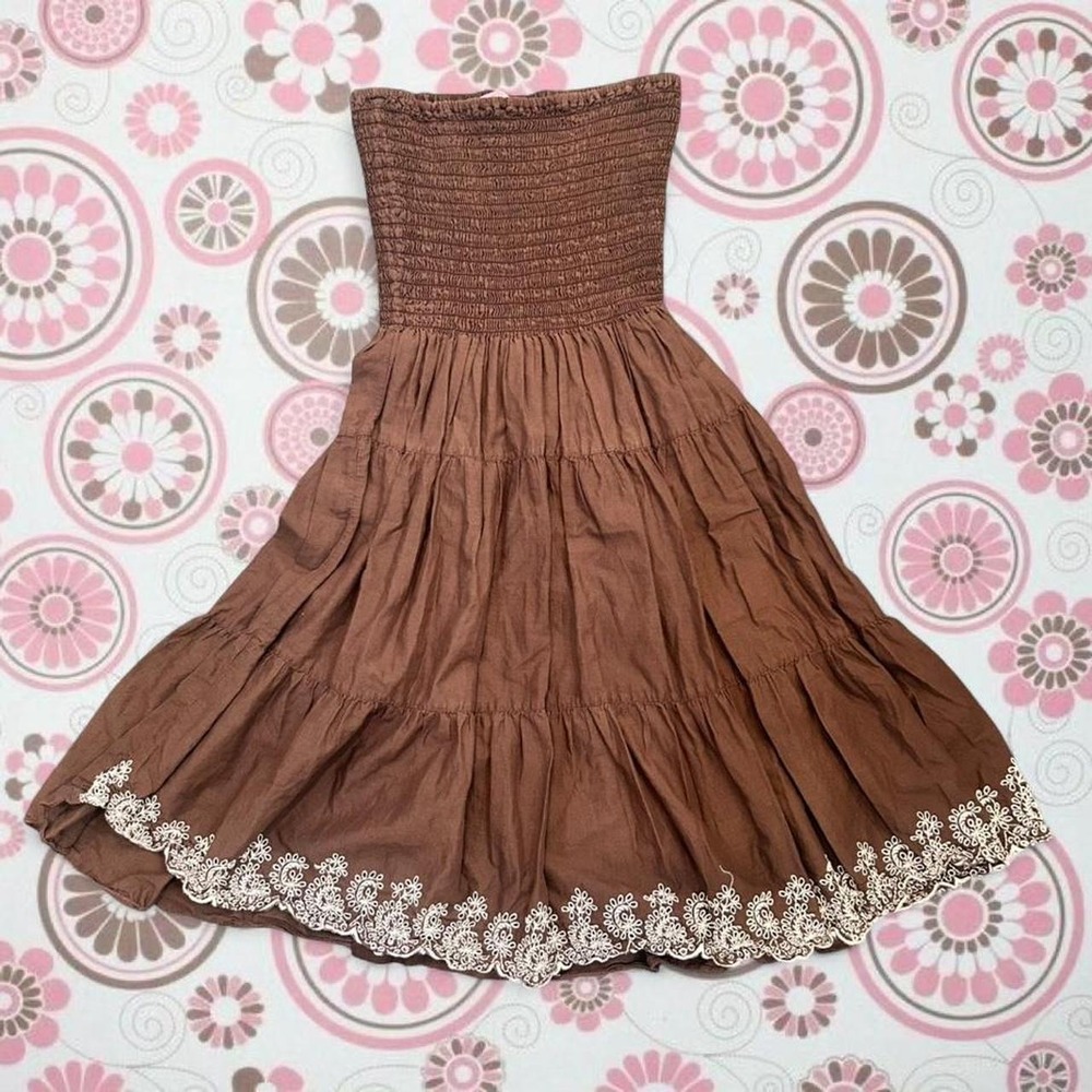 Y2K strapless babydoll dress with floral embroidery